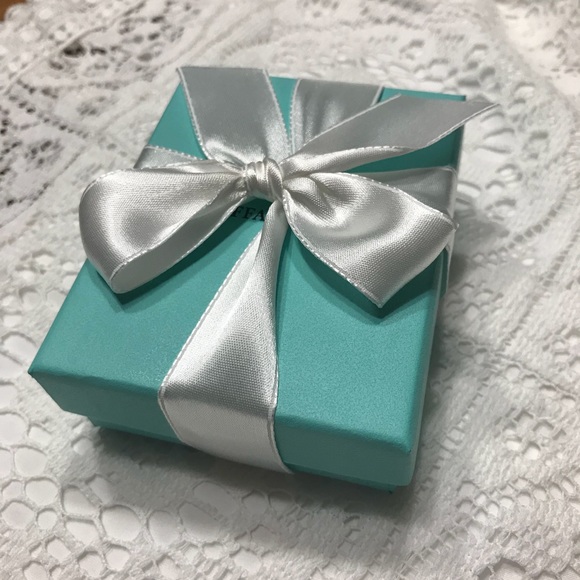 COPY - Tiffany Diamond Blossom Key Pendant - Picture 7 of 7